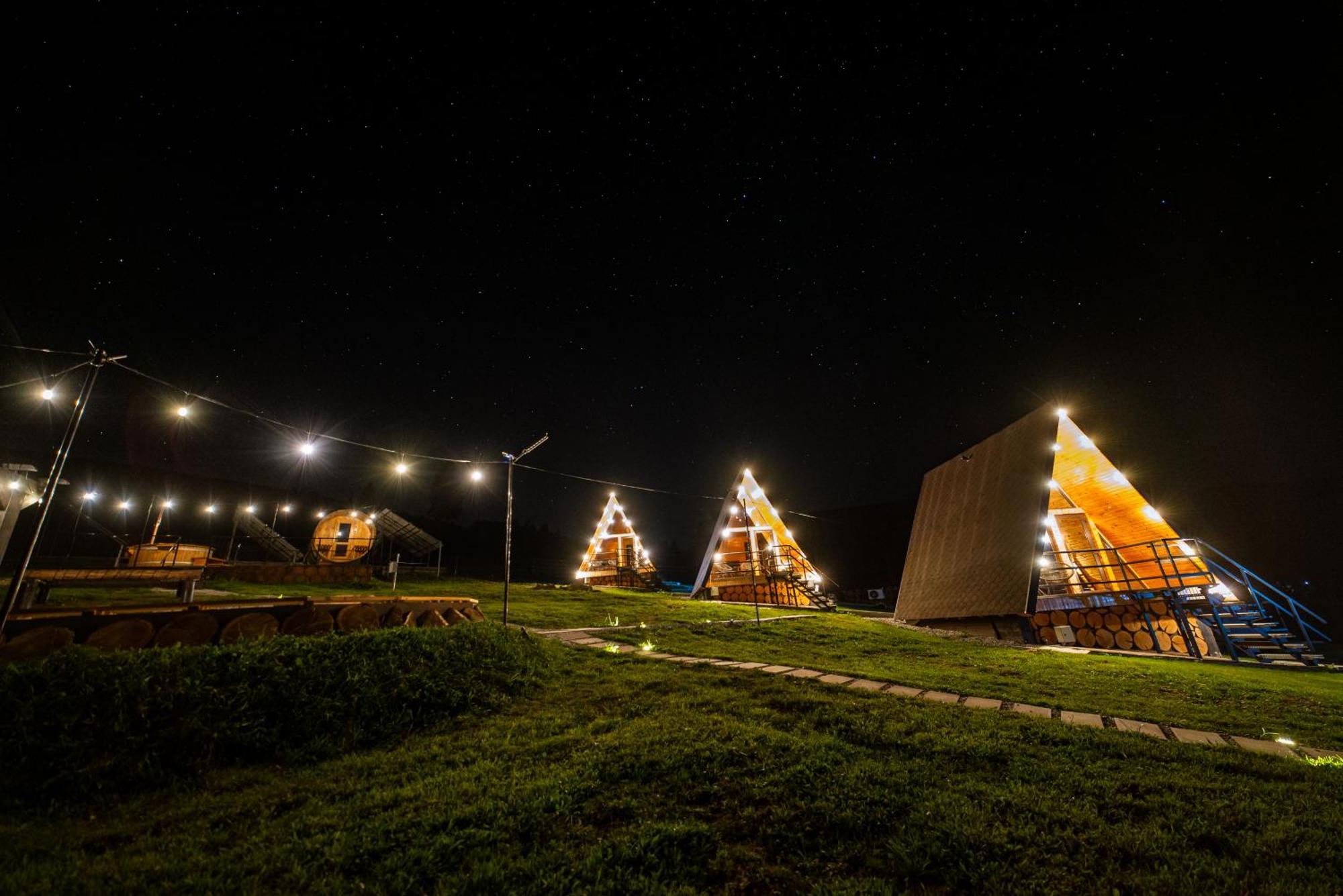 Hotel A Pisc Vatra Moldoviţei Exterior foto