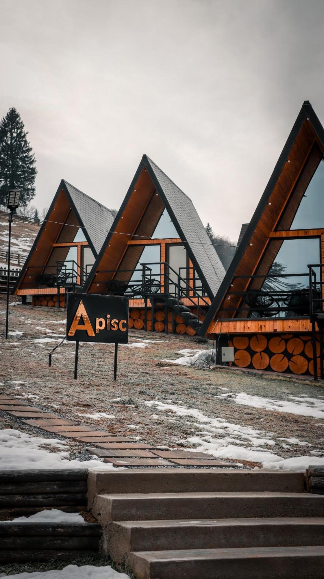 Hotel A Pisc Vatra Moldoviţei Exterior foto